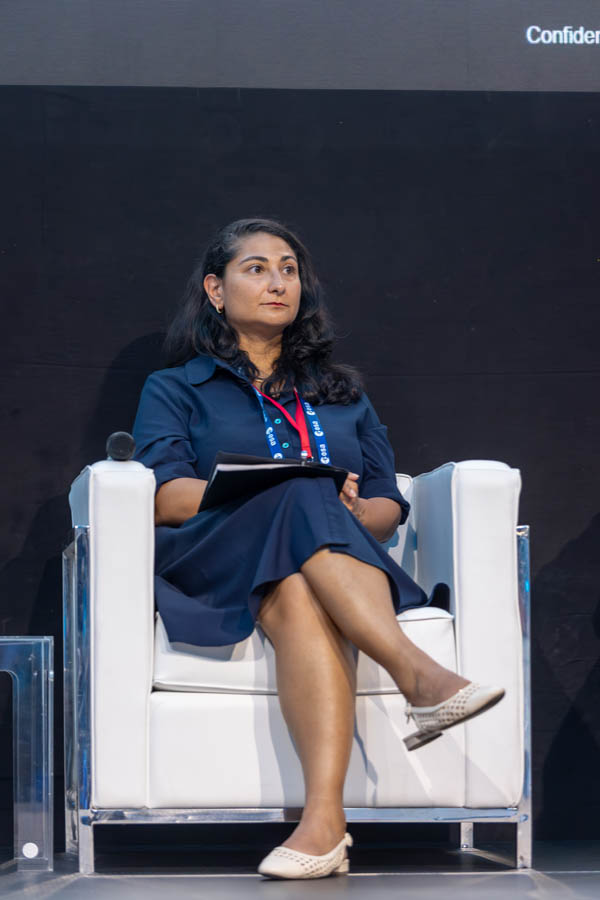 ESA_DAY1_320