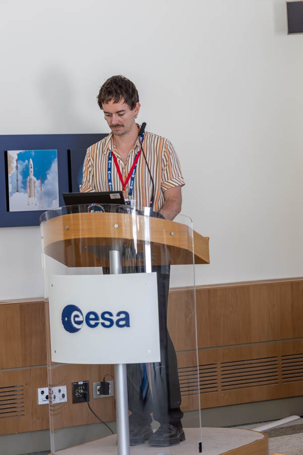 ESA_DAY1_340