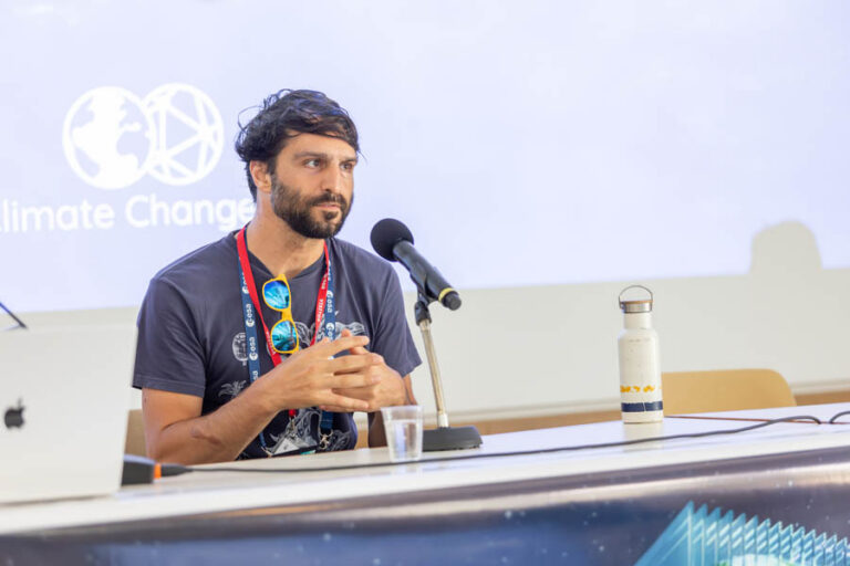 ESA_DAY1_347