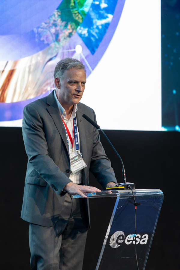 ESA_DAY1_525
