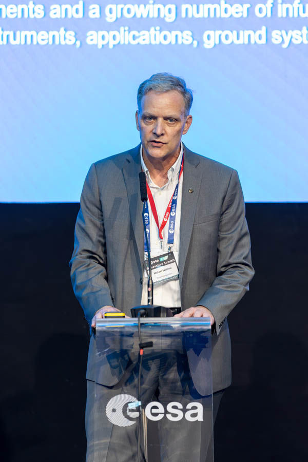 ESA_DAY1_527