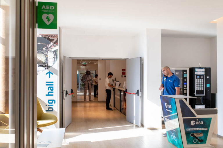 ESA_DAY2_004