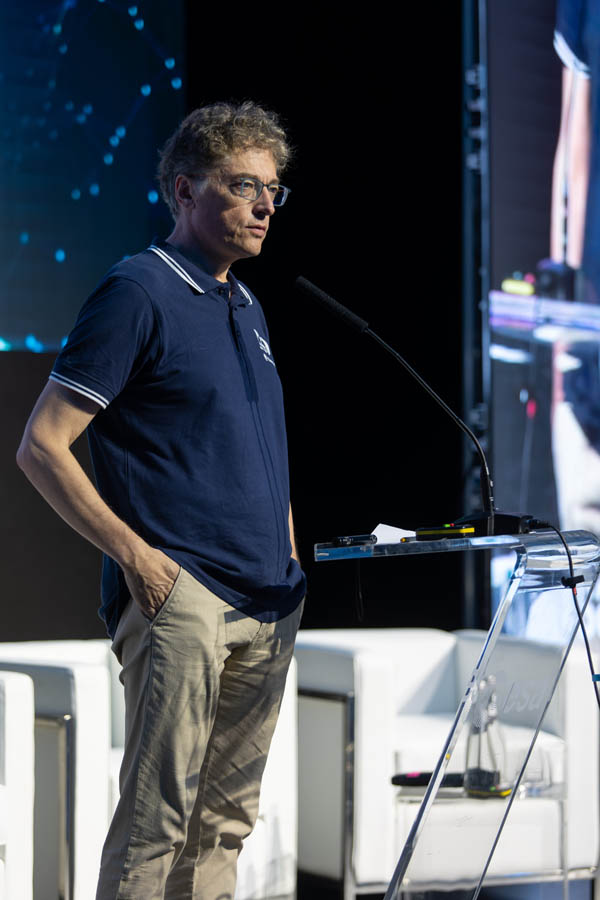 ESA_DAY2_026