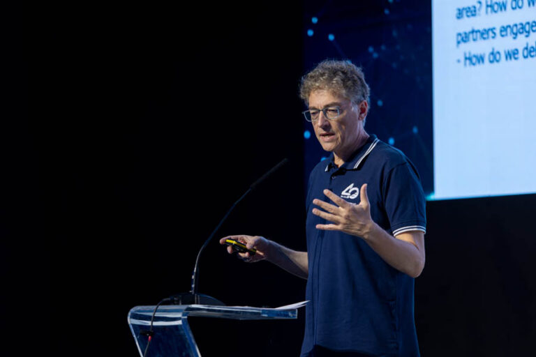 ESA_DAY2_032