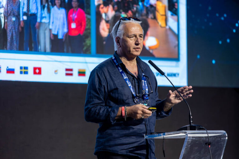 ESA_DAY2_054