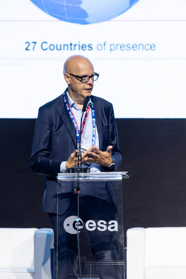 ESA_DAY2_072