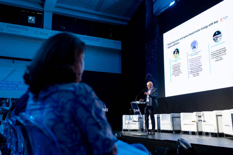 ESA_DAY2_079