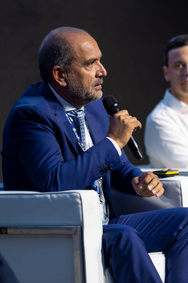 ESA_DAY2_085