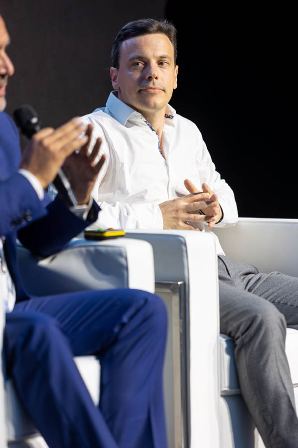 ESA_DAY2_086