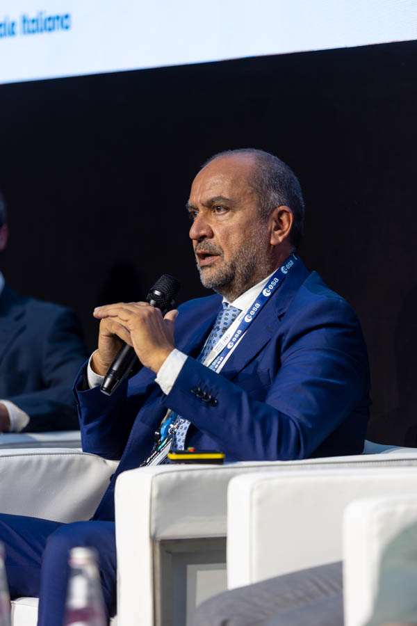ESA_DAY2_089