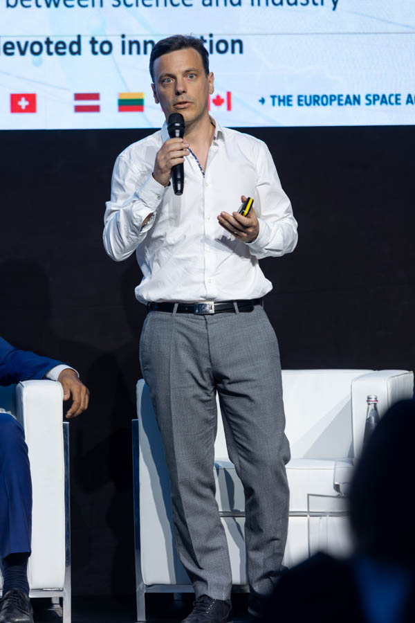 ESA_DAY2_108