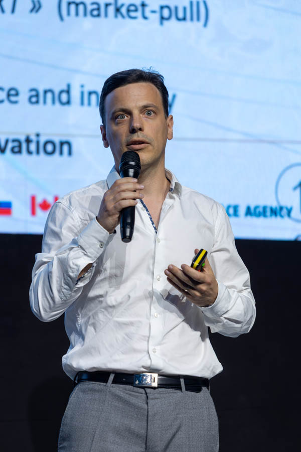 ESA_DAY2_113