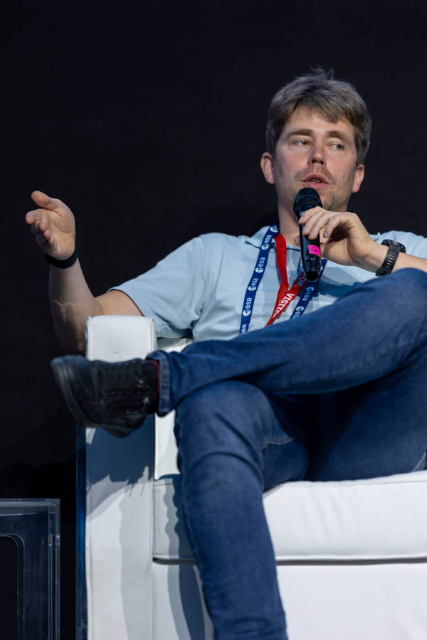 ESA_DAY2_158