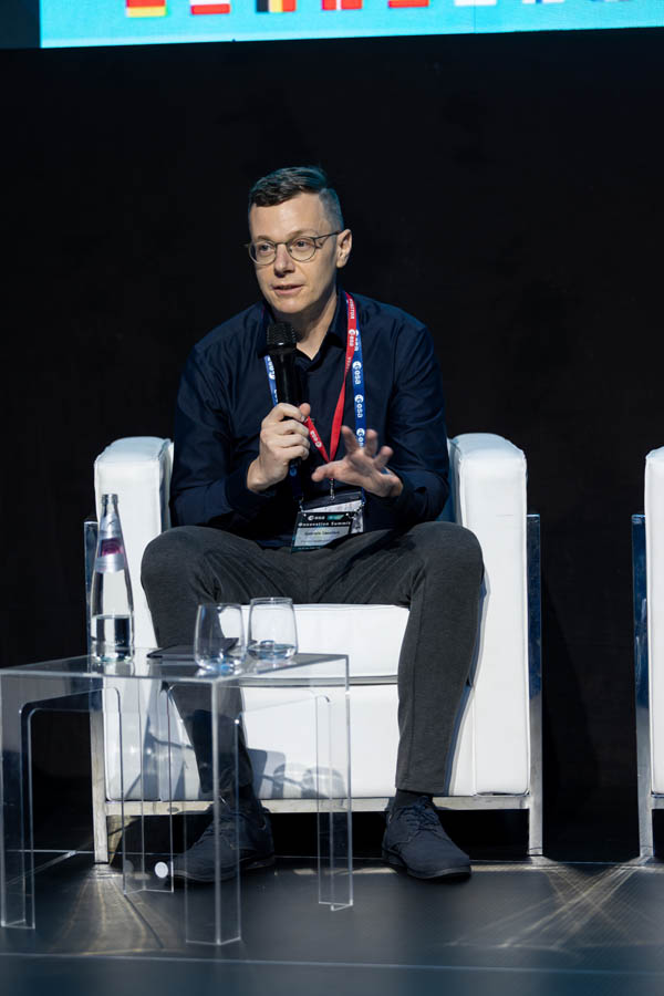 ESA_DAY2_183