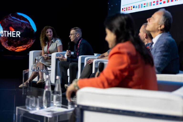 ESA_DAY2_195
