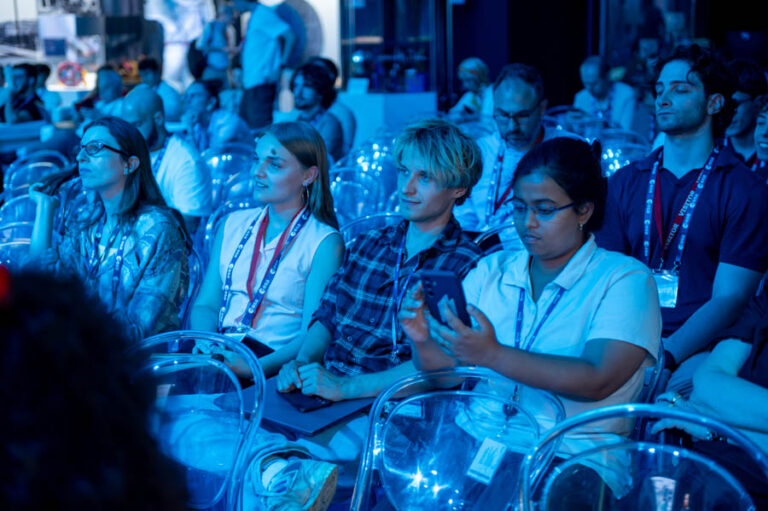 ESA_DAY2_272