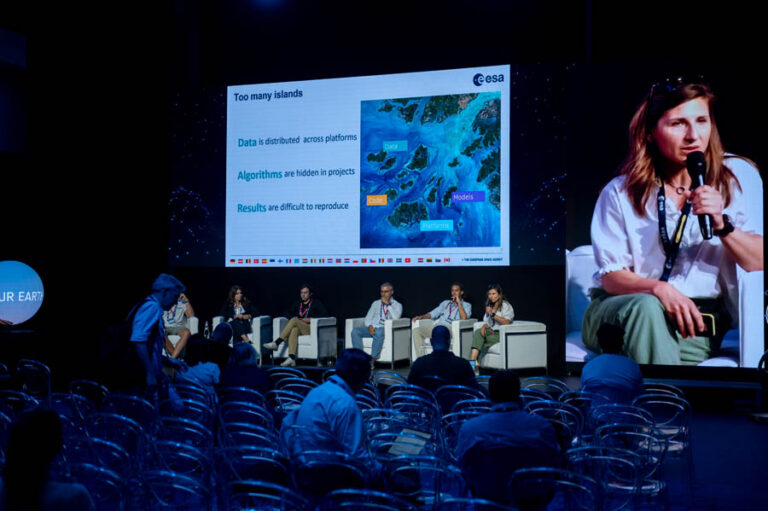 ESA_DAY2_398