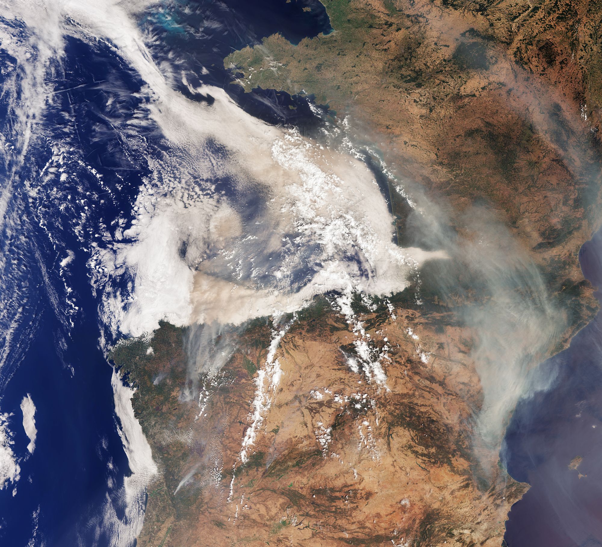 Eight new Earth observation-based wildfire applications co-funded by ESA InCubed